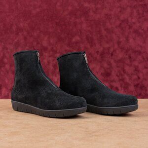 La Canadienne Women Barb Black Suede Front Zip Waterproof Wedge Boots sz 8